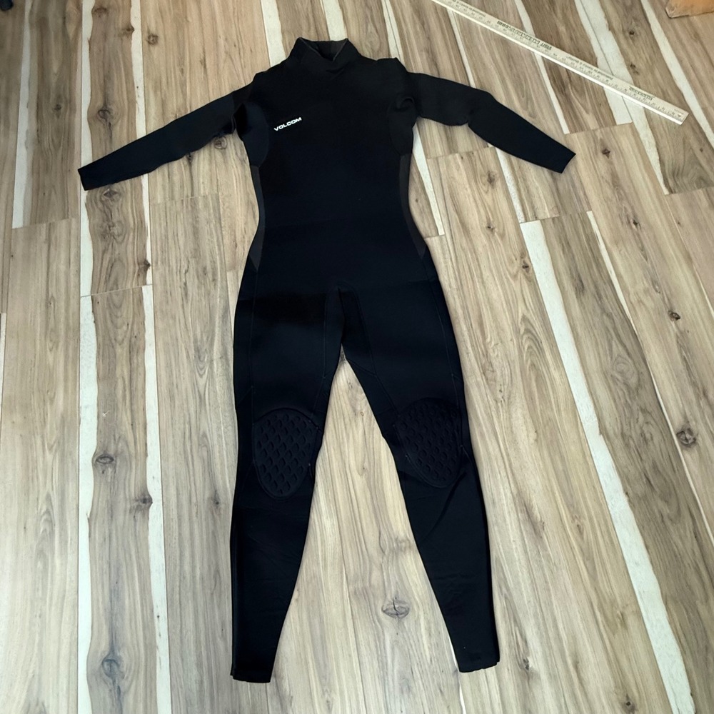 Volcom‎ Men's Full Wetsuit Black Long Sleeve Neoprene Surf Dive Size L 2/3 mm